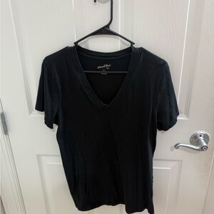 Vince Camuto Black V-Neck Short Sleeve Tee